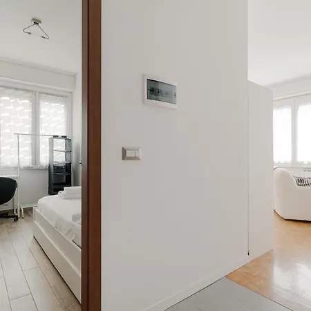 Guesthost - Bright With Parking * Mediolan