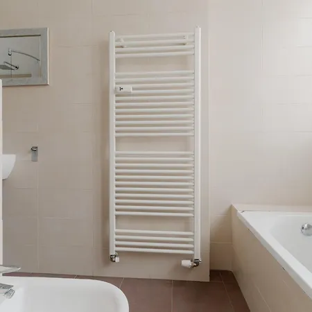 Apartament Guesthost - Bright With Parking