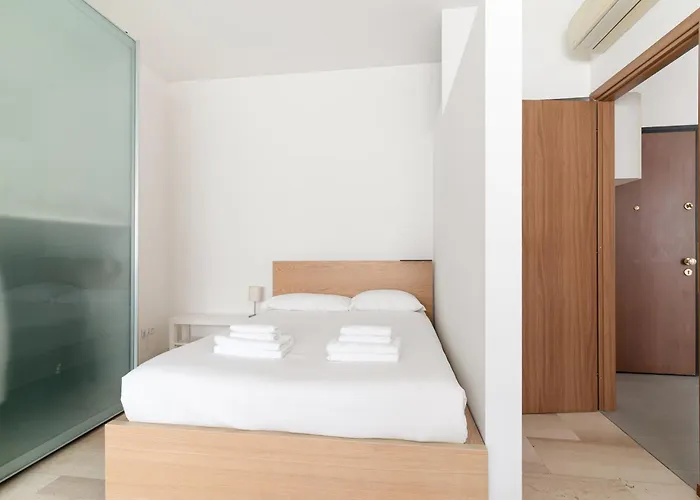 Apartment Guesthost - Bright With Parking Mailand