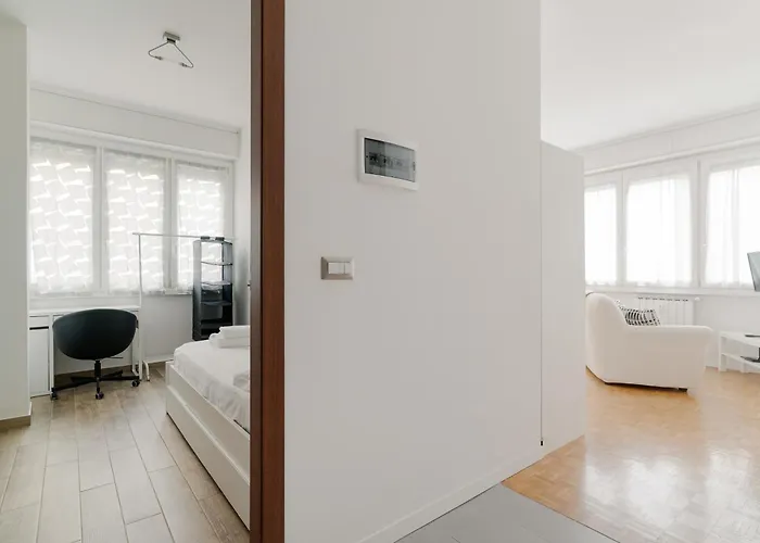Guesthost - Bright With Parking * Mailand